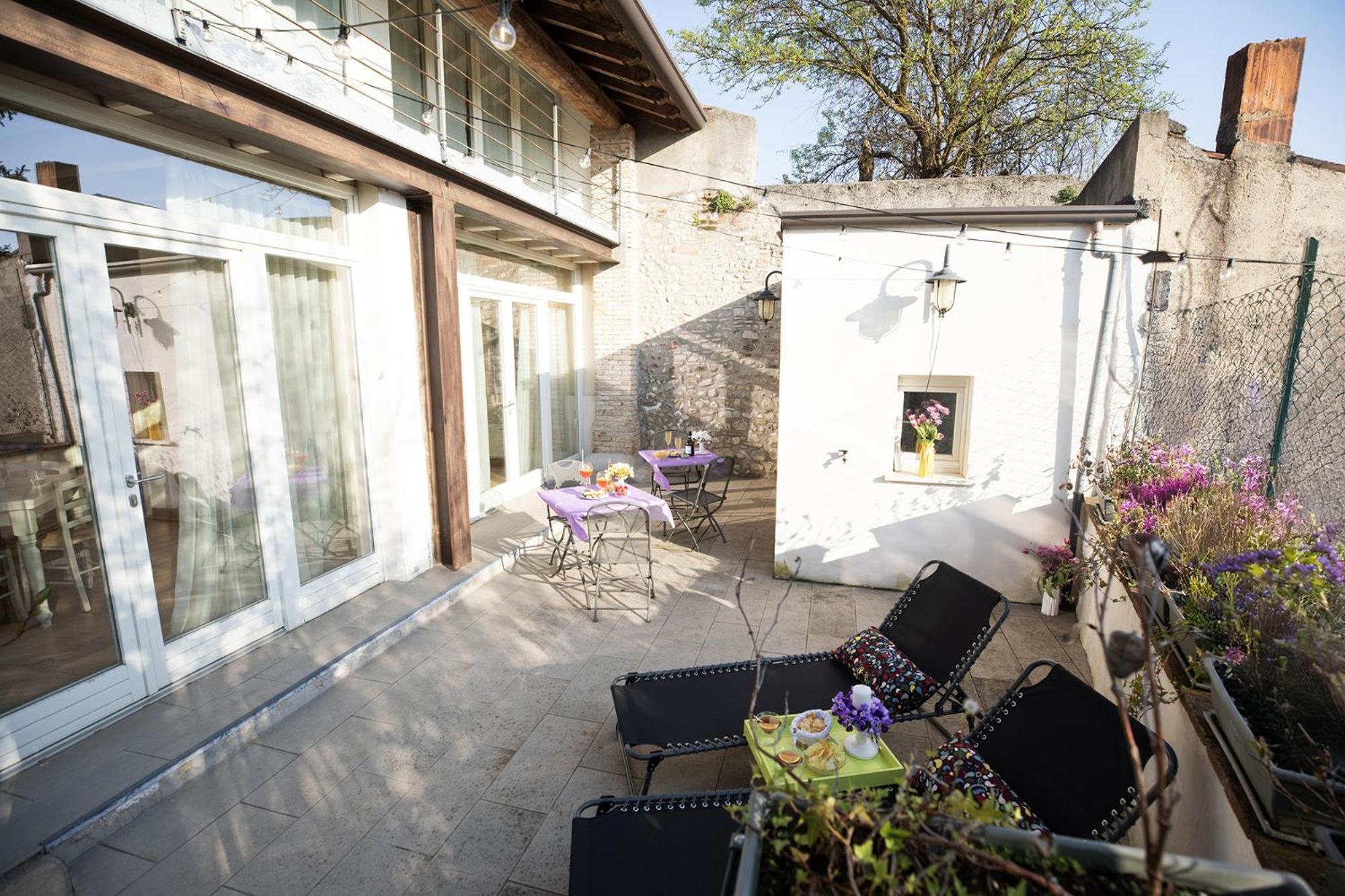 Relais La Rocca Solferino Bed & Breakfast Exterior foto