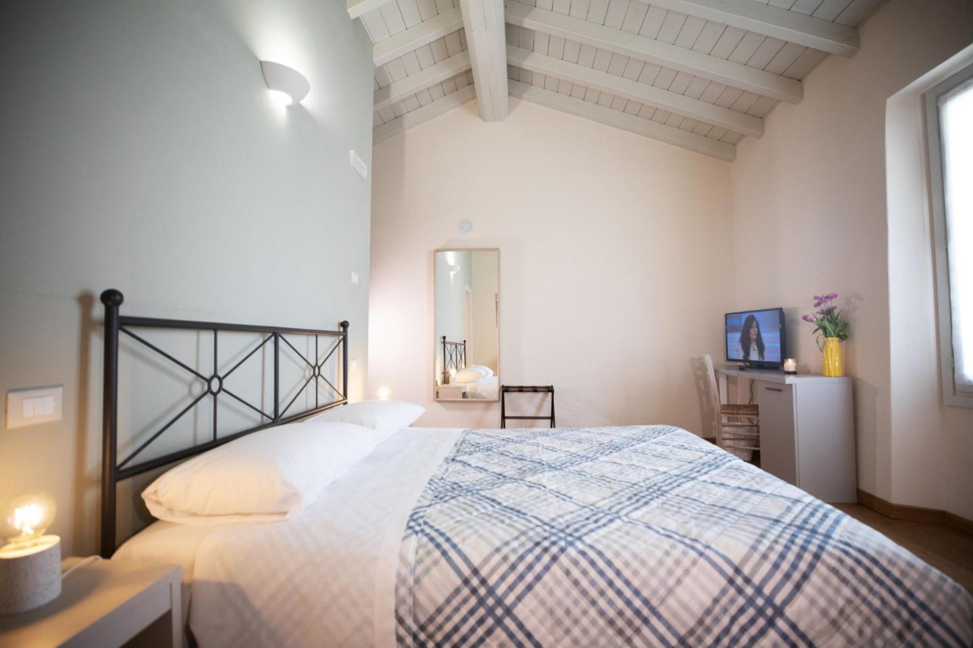 Relais La Rocca Solferino Bed & Breakfast Exterior foto